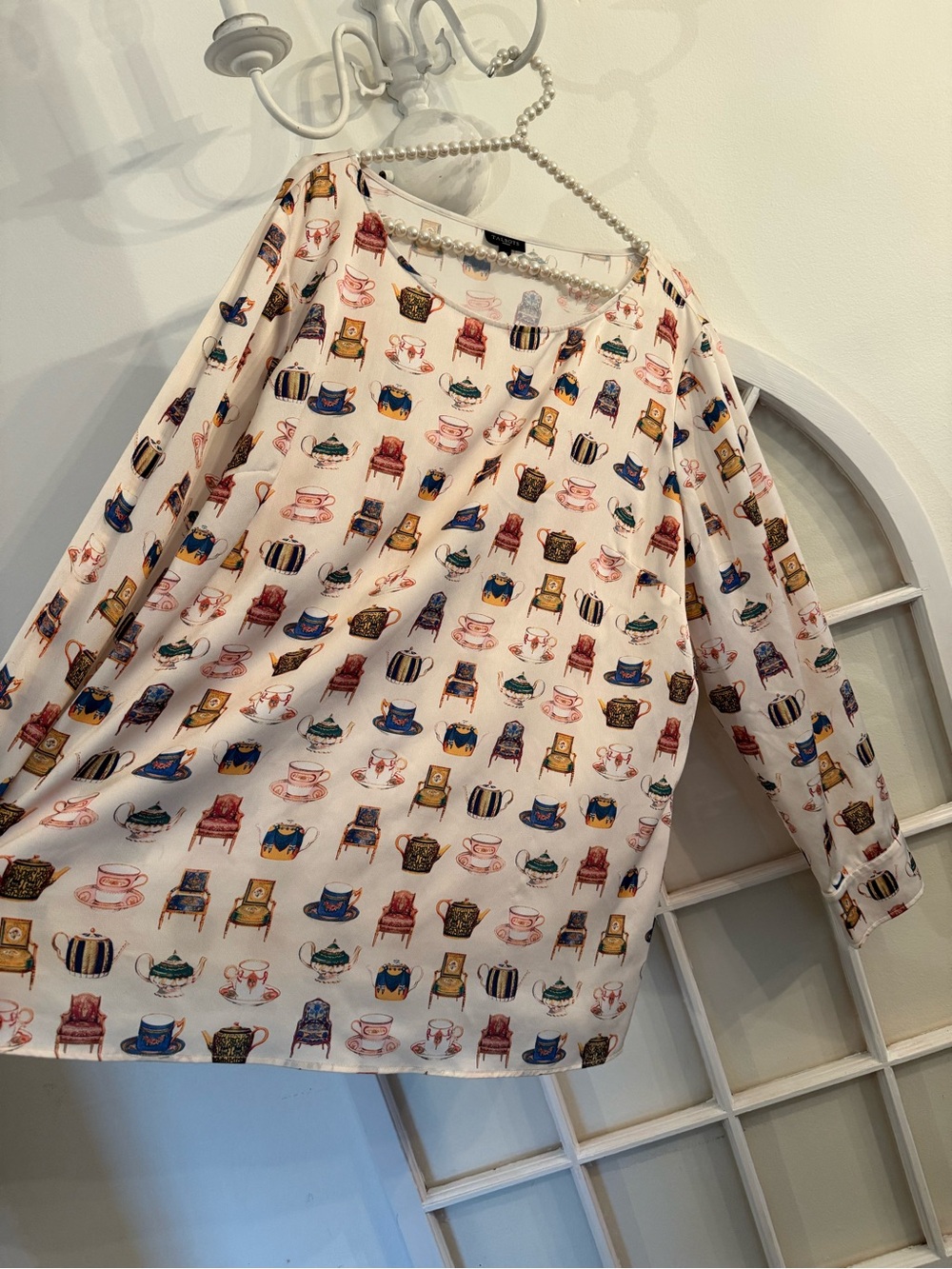 Talbots Woman 2X whimsical Tea Cups & Chair Print Long Sleeve Cream Top blouse